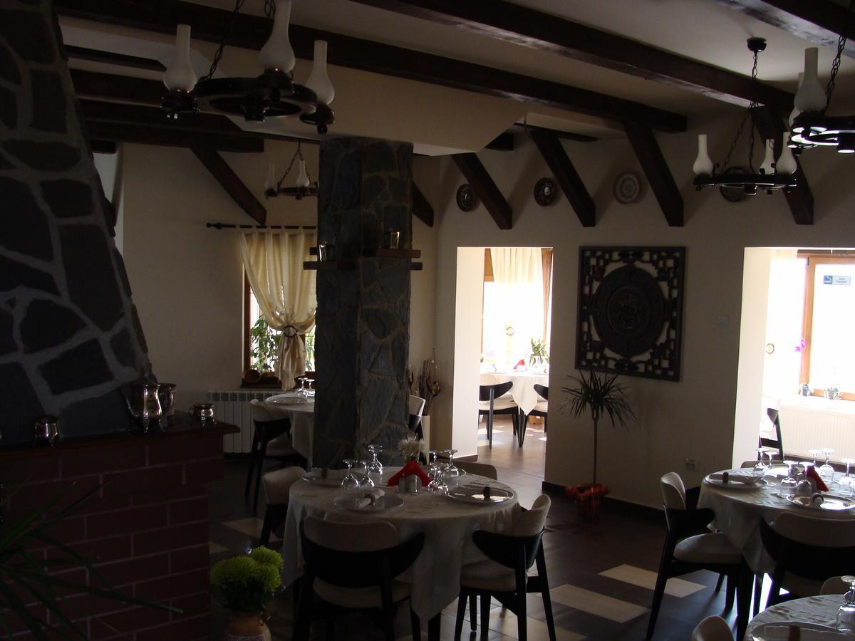Pensiunea Taverna Bucium Iasi Ngoại thất bức ảnh