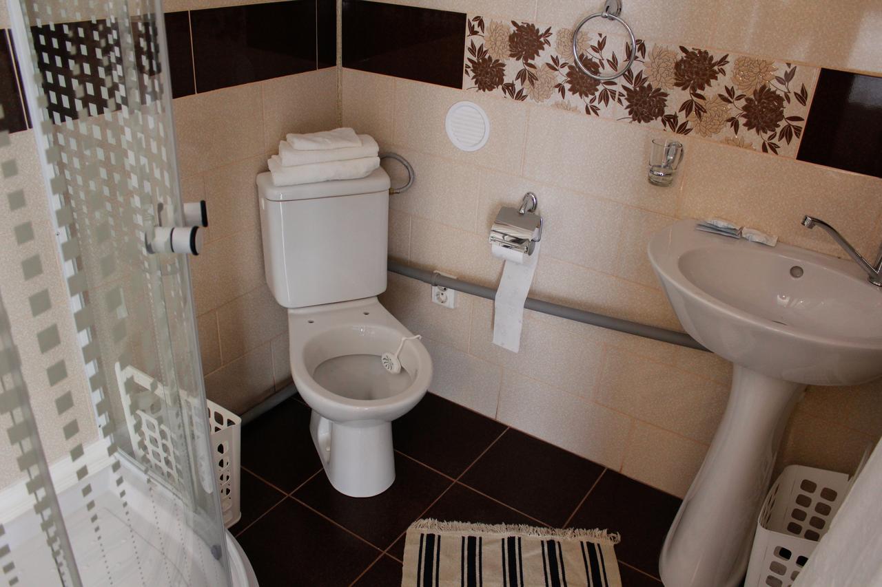 Pensiunea Taverna Bucium Iasi Ngoại thất bức ảnh
